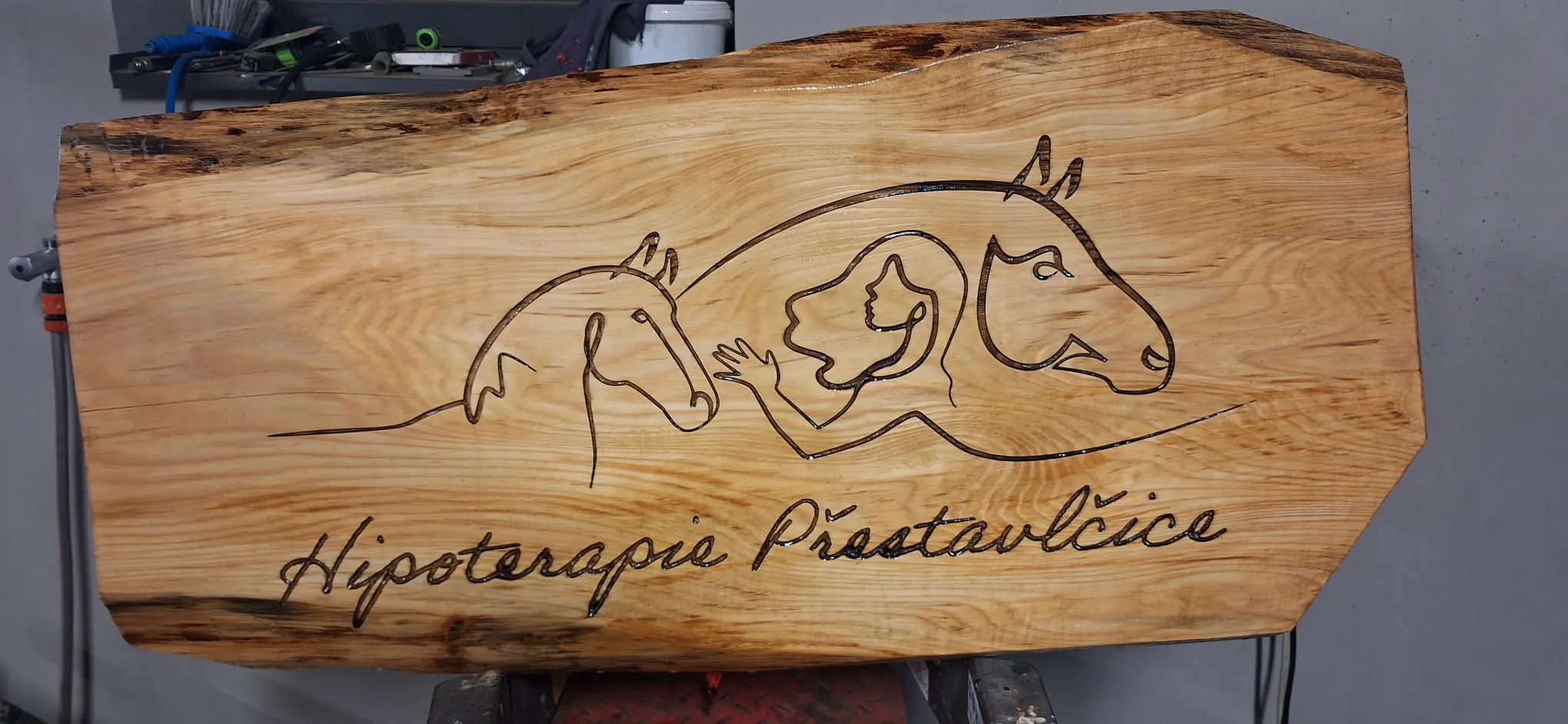 Vypalování do akátového dřeva na zakázku Vypalování do akátového dřeva na zakázku