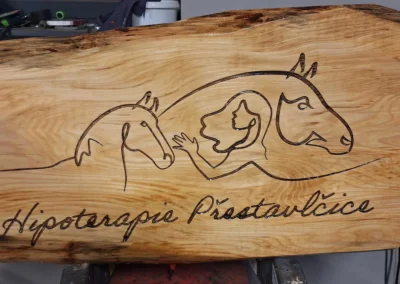 Vypalování do akátového dřeva na zakázku